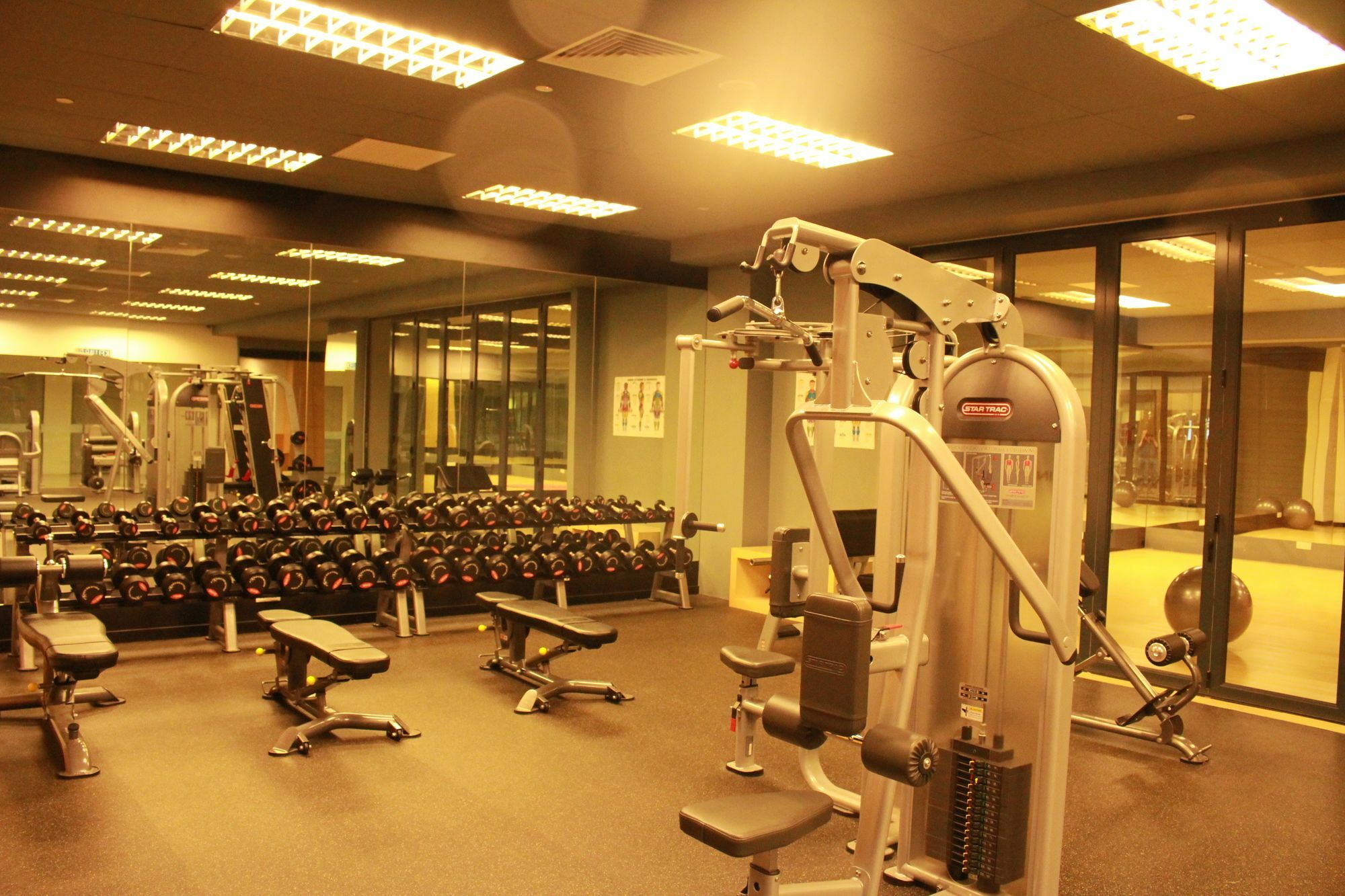 Imperial Suites Serviced Apartment Maong Bazaar Eksteriør billede